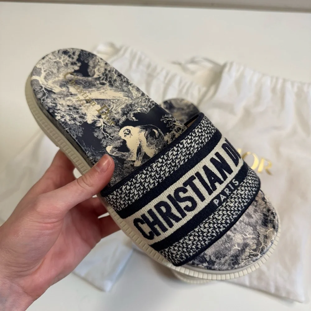 Christian Dior Dway Navy and Cream Slides Sandals - Picture 6 of 16